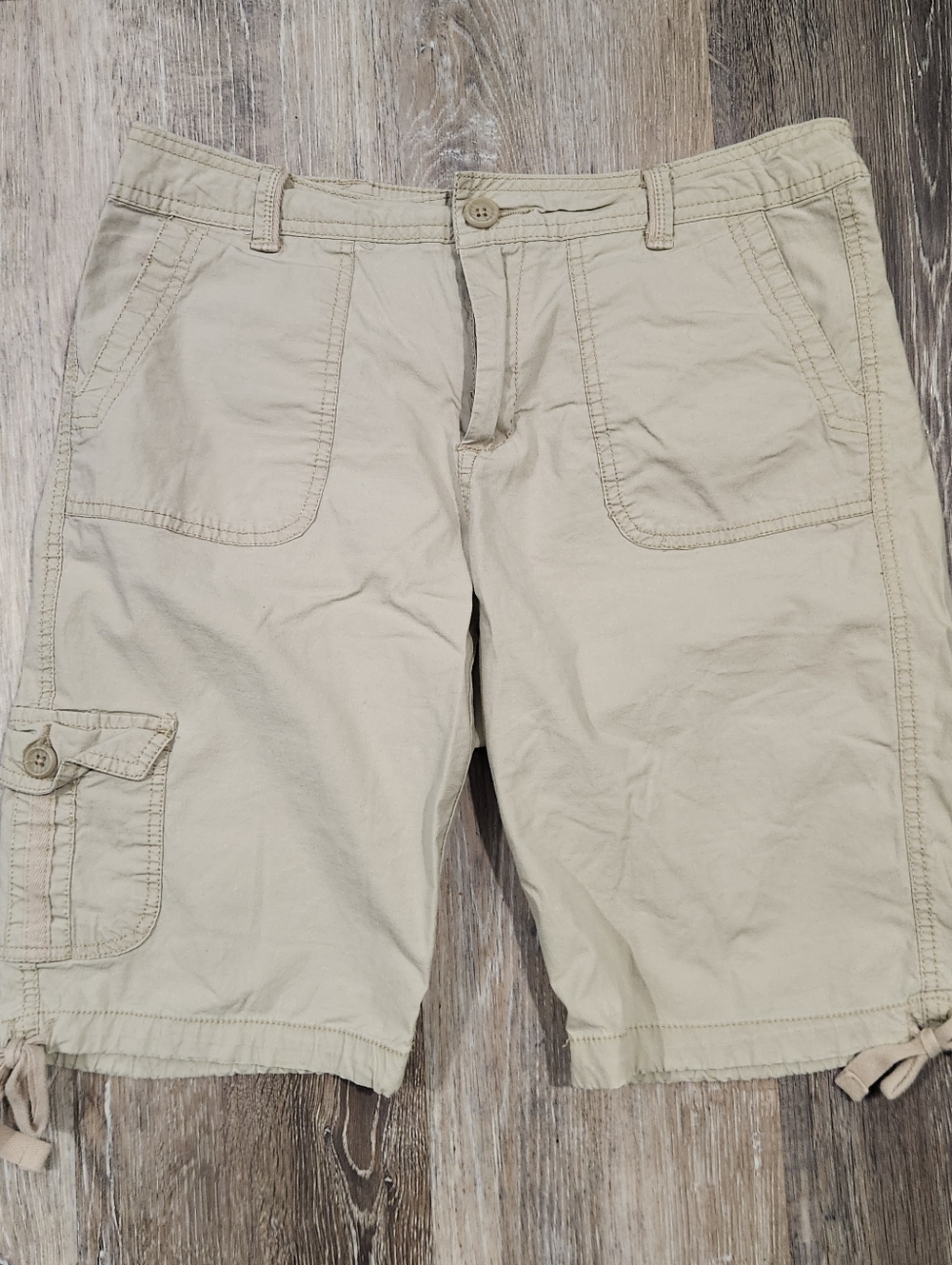 Womens Casual Cargo Bermuda - Khaki Sz 8